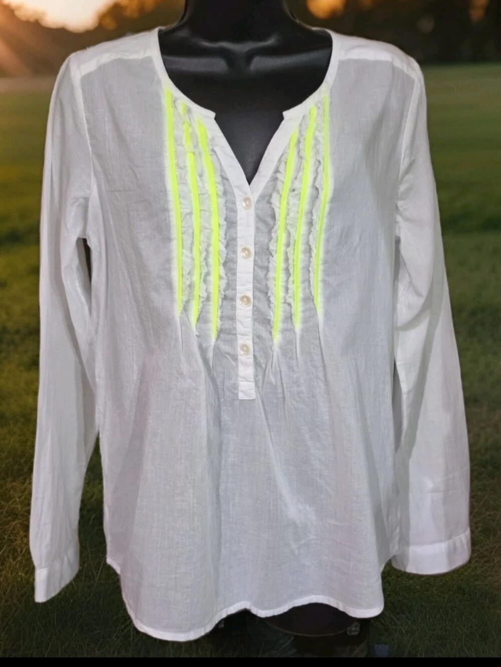 Vanilla Star Womens Med Tunic White Long Sleeve V-Neck Buttons Front Boho READ